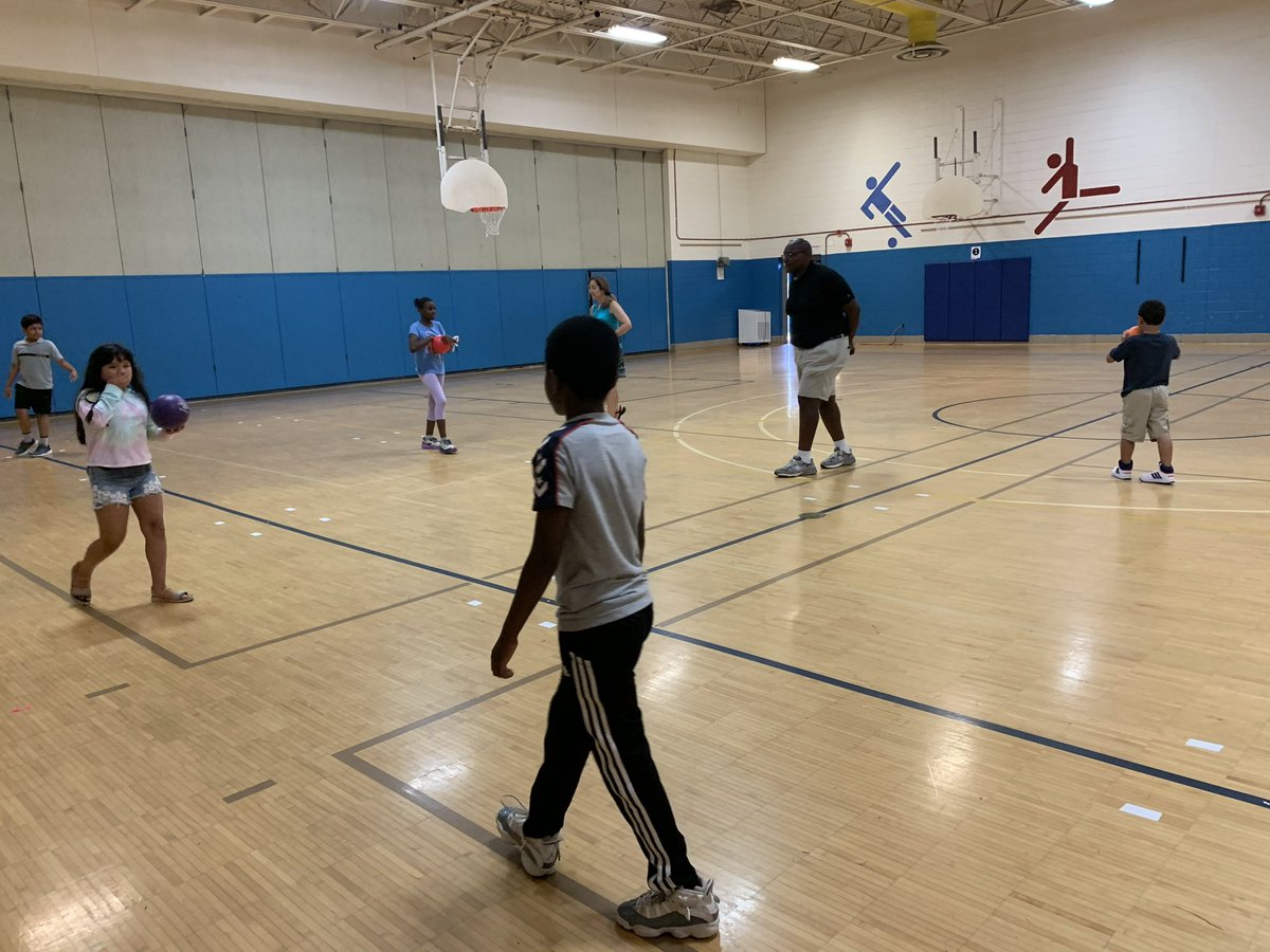 Day 1 of summer school at RCES w/ FRES, JLES, and TMES! 📚😎
@RcesAp <a href="/PrincipalDWA/">David W. Adams,</a> <a href="/counselorFRES/">Diyana Sanders-G</a>