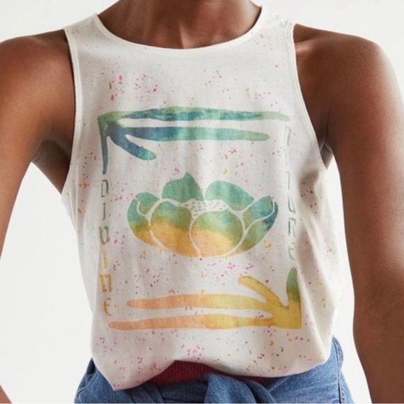 DropinMB's tweet photo. So good I had to share! Check out all the items I'm loving on @Poshmarkapp from @swhite1970 #poshmark #fashion #style #shopmycloset #forever21 #lularoe #anthropologie: https://t.co/tRS4EJJKHw https://t.co/yxdZVnEot4