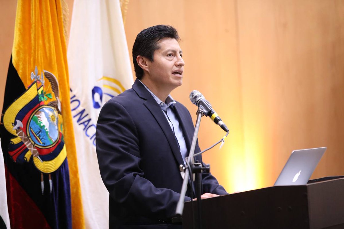 cneimbabura's tweet image. #StalinCardona, asesor electoral, explicó los beneficios de la modalidad #VotoTelemáticoEnElExterior🌏  que facilitará a los ecuatorianos🇪🇨 empadronados fuera del país, ejerce su derecho al voto.🗳️