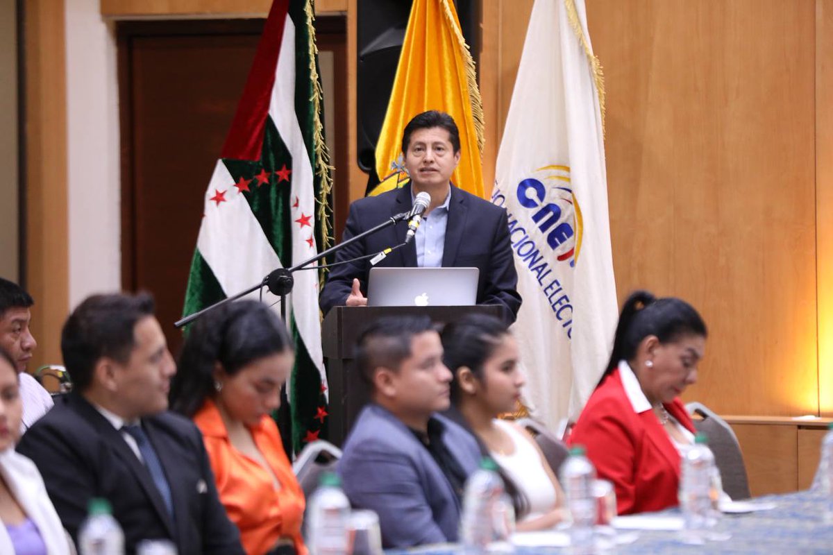 CNEAzuay's tweet image. #PasoAPasoElectoral🗳️ #StalinCardona explica que la modalidad del #VotoTelemáticoEnElExterior permitirá a los 🇪🇨 que están empadronados fuera del país sufragar en los comicios del 20 de agosto.