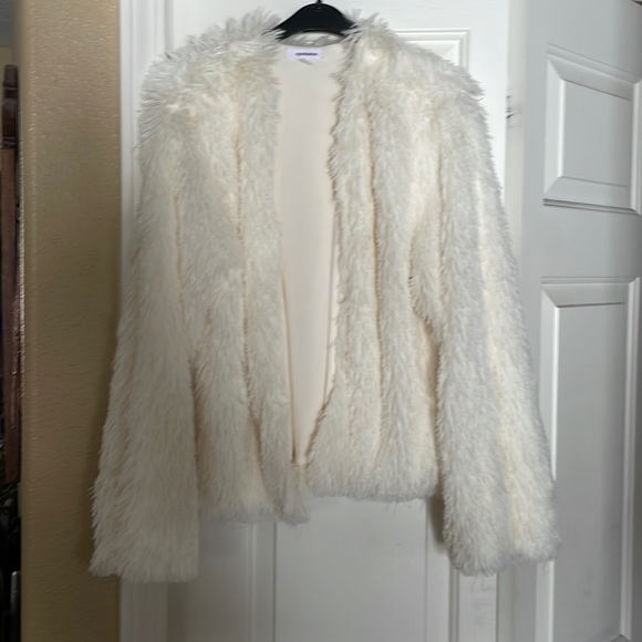 JodiMore's tweet photo. So good I had to share! Check out all the items I'm loving on @Poshmarkapp #poshmark #fashion #style #shopmycloset #forever21 #none #eyeshadow: https://t.co/MZKZiSMQE4 https://t.co/GlBo9sPdPp