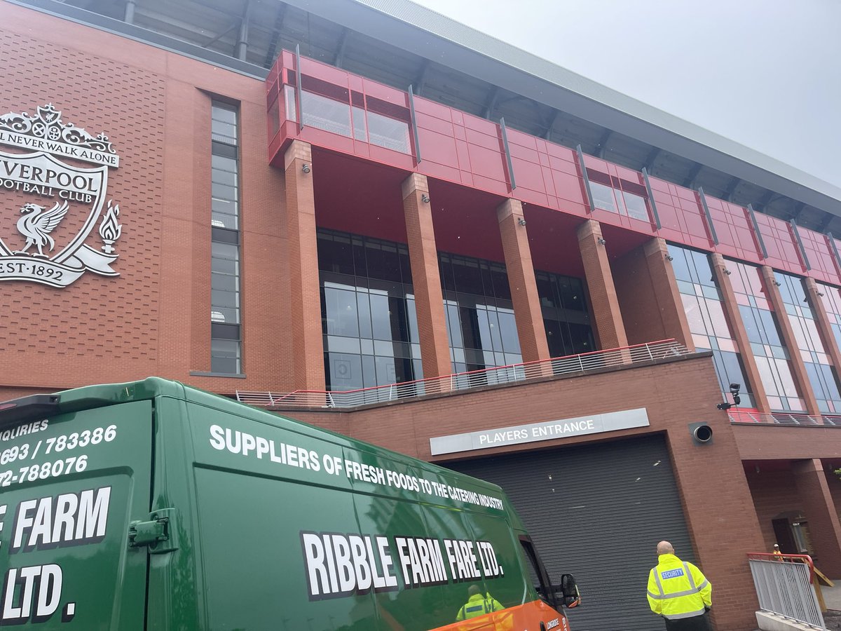 stedychefs's tweet photo. Meeting today to discuss the upcoming season for some of our existing chefs⚽️🔴⚽️,

Exciting times ahead for Liverpool Football Club and their new stand 😊 #reliefstaff #hospitality https://t.co/vv1zqXGx25