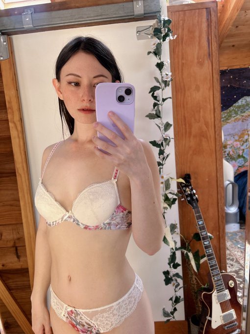 On my way to forget my panties at your house again https://t.co/NCdZYE3kNb