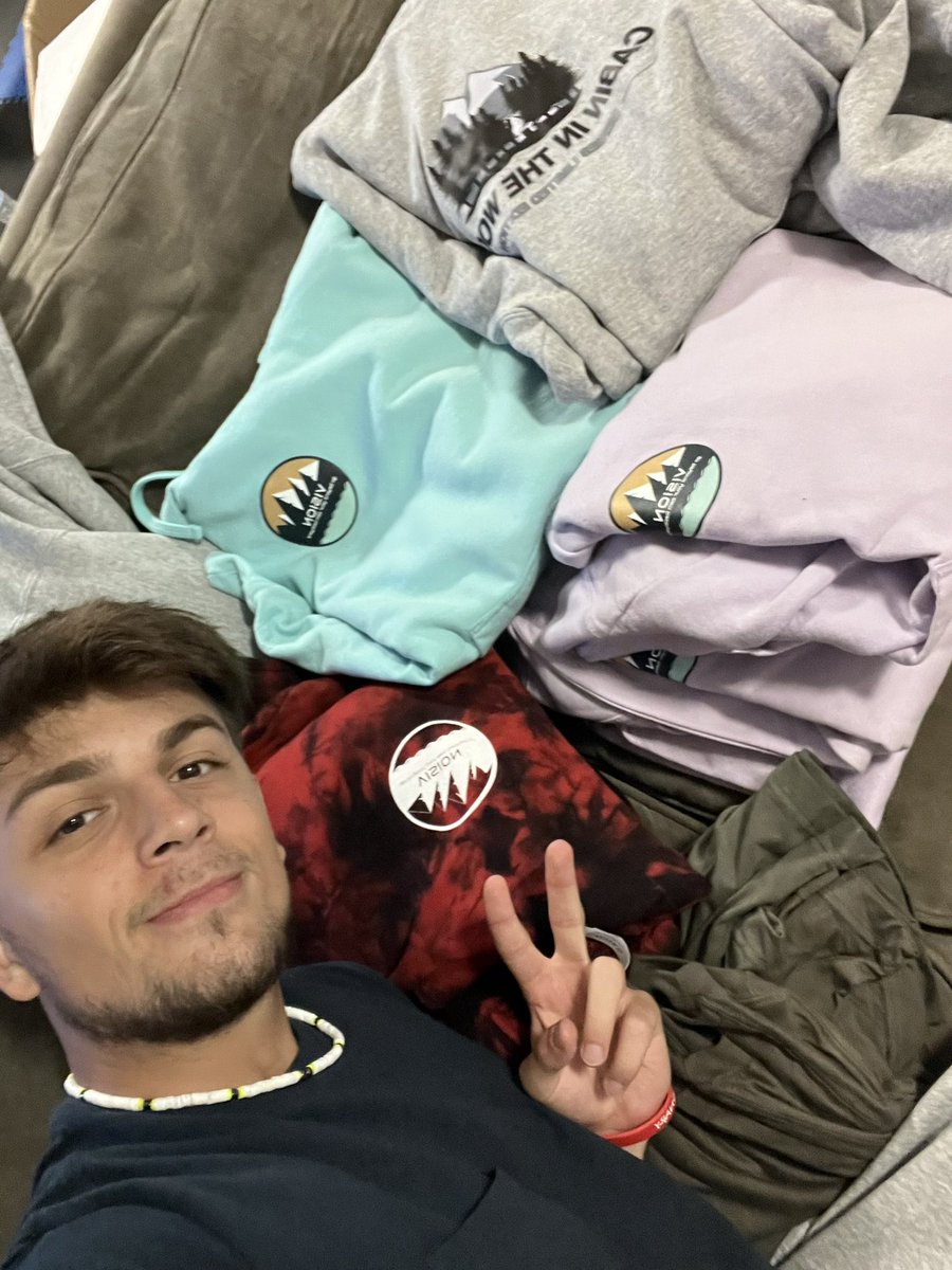 Giving away all these hoodies and more to random people in the comment section today. Thanks for your your support always. ❤️

youtu.be/W0MdQ9lpeTM