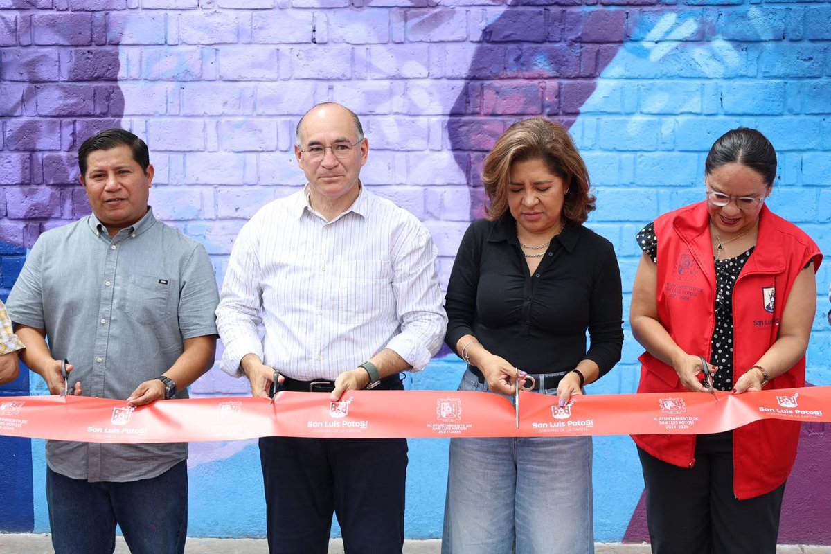 DIFMunicipalSLP's tweet photo. Este lunes se inauguró el Mural “La Tejedora” en el Centro de Atención Familiar CAF Reforma. En honor a las actividades que se realizan en este lugar.
#PoSÍble #ContigoSí #SanLuisPotosí #DIFSLP #SLP https://t.co/aH6Pk3YJHC