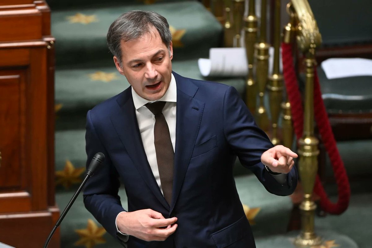 noclusterbombs's tweet photo. Belgium's Prime Minister Alexander De Croo says "Our first goal should be to stop the Russian use of cluster munitions rather than sending such munitions to Ukraine: https://t.co/5eKkOWsF8M "We call on both parties not to use cluster munitions" @alexanderdecroo https://t.co/JMYUVbODcu