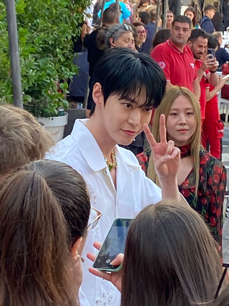 bestaemmia's tweet photo. Oh my ❤️‍🩹❤️‍🩹

#DGAltaSartoriaxDOYOUNG 
#DGxDOYOUNG 
#NCT #NCT127 #도영 #DOYOUNG
#DOYOUNGtoDGPuglia2023
@dolcegabbana https://t.co/xV1pALJQDG