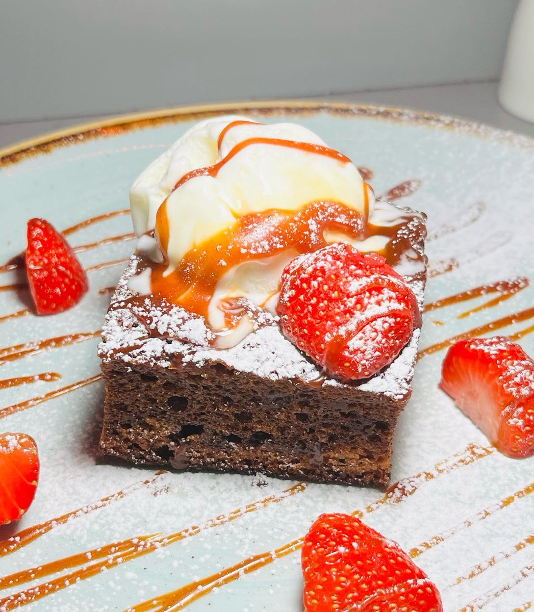 tempestontithe's tweet image. ๐ง๐๐ฒ๐๐ฑ๐ฎ๐๐ ๐๐ฒ๐ฟ๐ฒ ๐บ๐ฎ๐ฑ๐ฒ ๐ณ๐ผ๐ฟ ๐๐๐ผ ๐ ๐ 
And what better way to get together than with our 2 for 1 burgers offer, 12pm - 9pm every Tuesday.
TempestOnTithenarn.co.uk