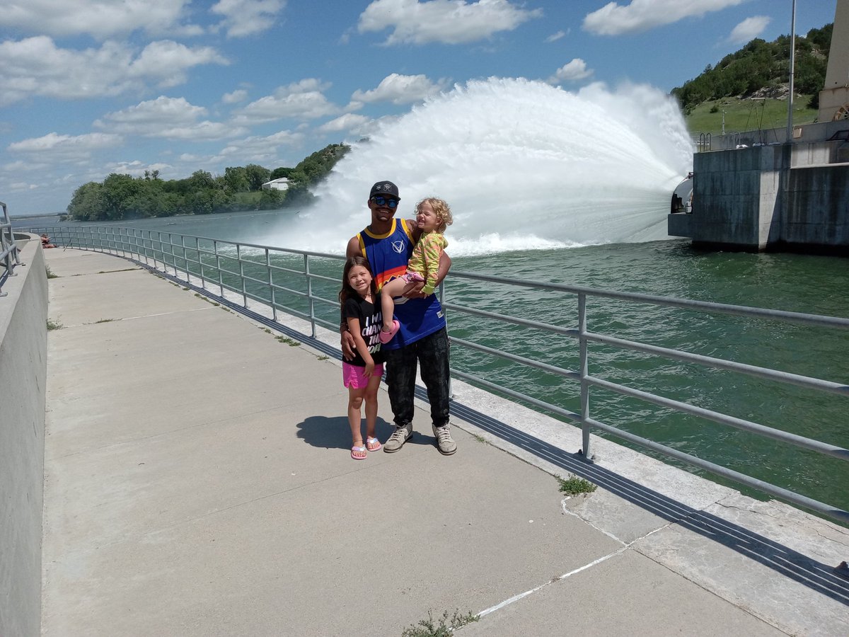 T Hendrix ❄ tweet media