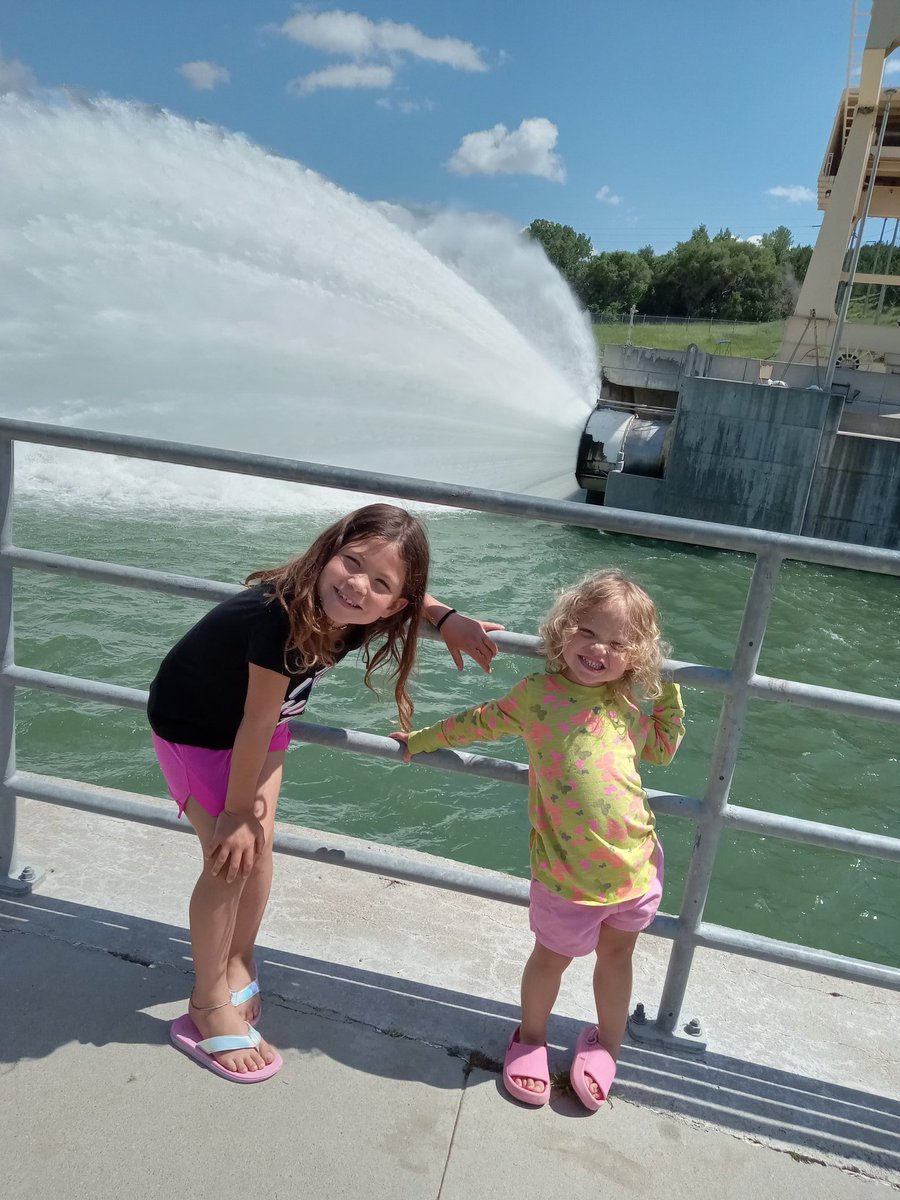 T Hendrix ❄ tweet media