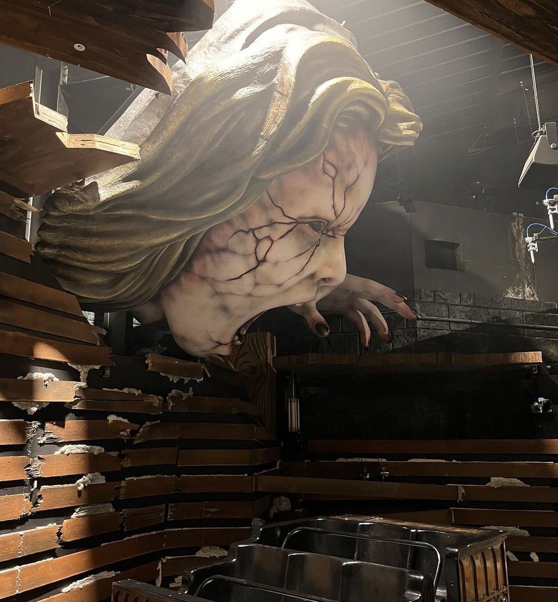 Merlin Magic Making have shared some behind the scenes images of the creation for the finale of The Curse at Alton Manor.

The team even had to remove the roof off the rides building to fit the giant Emily Alton head into place!