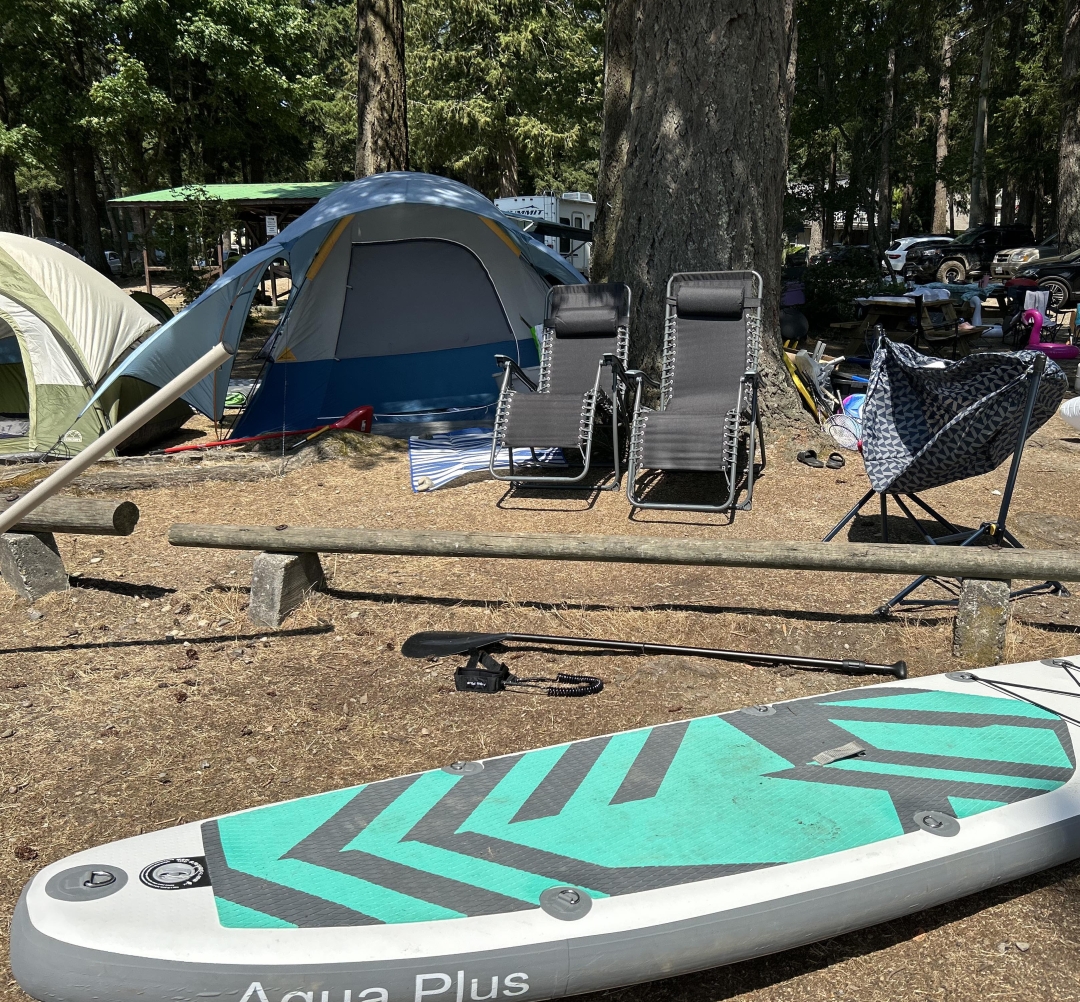 Nothing like a campsite at the lake, a pier over the water, and beverages on a beach to clear your mind and cleanse your soul. Oh, and an inflatable unicorn ... that too.🦄

#cultus #cultuslake #camping #familycamping #deli #delicatessen #germandeli #smallbusiness #familybusiness