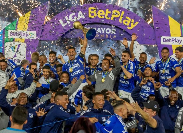 DiegoAP5989's tweet photo. Un equipo más pequeño que el Quindío, el lavado de dólares del cartel de Medellín le compró las copas, grandeza e hinchada, el día que tuvo que medirse en una final de Liga contra el rival que les enseñaron a odiar de niños, arrugó y quedó segundo. Que la cuenten como quieran. https://t.co/sqlv2S2ec0