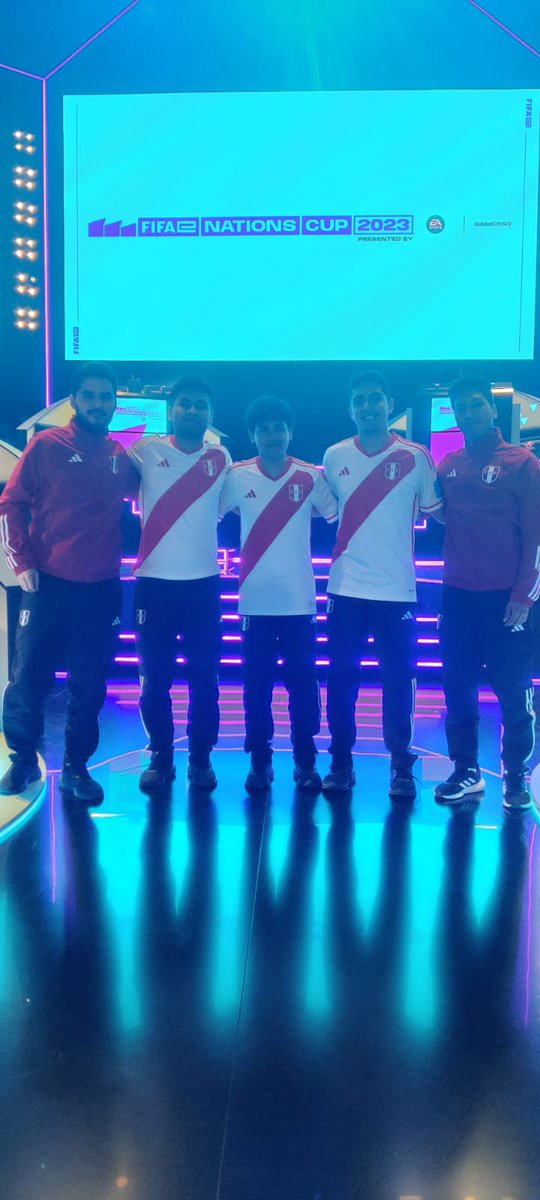 domenicosuarezo's tweet image. Llego la hora , esperamos todo este año para nuestra revancha, representar al Perú siempre es una motivación extra, estamos listos⚔️, Mañana desde las 12 hora 🇵🇪 estaremos jugando el mundial de @FIFAe . Vamos blanquirroja🙏🏻