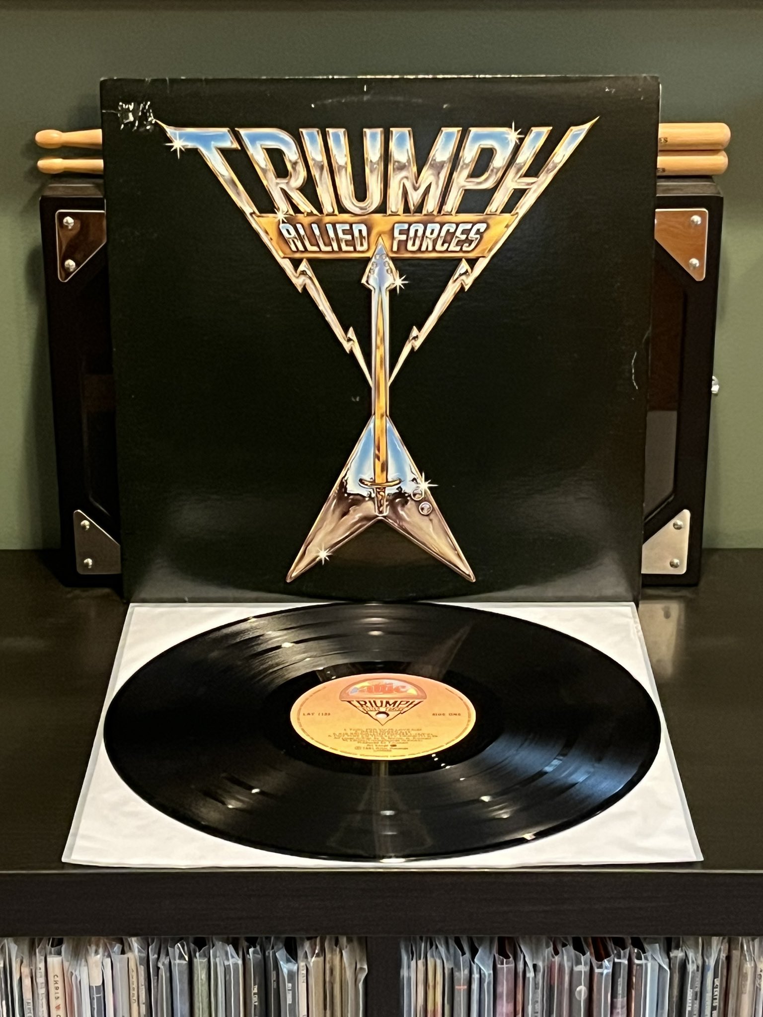 Triumph - Allied Forces 
Happy Birthday Rik Emmett 