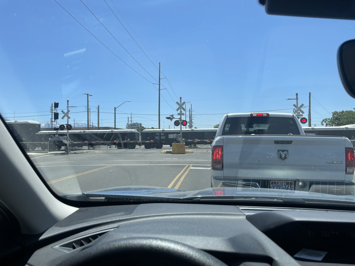 anneka_onair's tweet image. Has this ever happened to you?😫🚃

Not sure if waiting or finding a new route is your best option? Well the @slcCouncil may have an answer for you with their new pilot program that will add signage displaying wait times to railway crossings😱

#abc4 #utahnews #slc #utah
