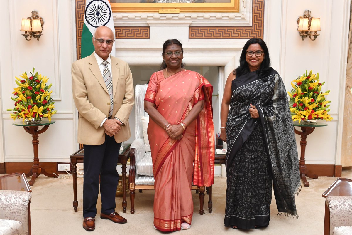 Ahead of the Visitors Conference, 2023 for Institutes of Eminence like the Indian Institute of Science &amp; IITs, Susmita &amp; I were greatly honoured to be hosted by Her Excellency, The President of India. It brought back memories of almost 5 decades ago when I was here the last time