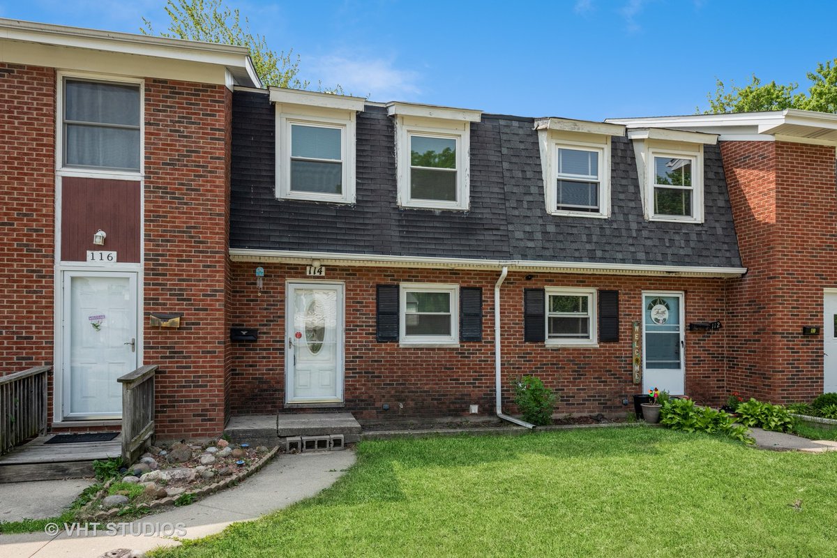 KCroweRA's tweet photo. I am looking for a buyer for 114 S Hale Avenue #Bartlett #IL  #realestate https://t.co/OBe1fTKtAZ https://t.co/xNexyptyS2
