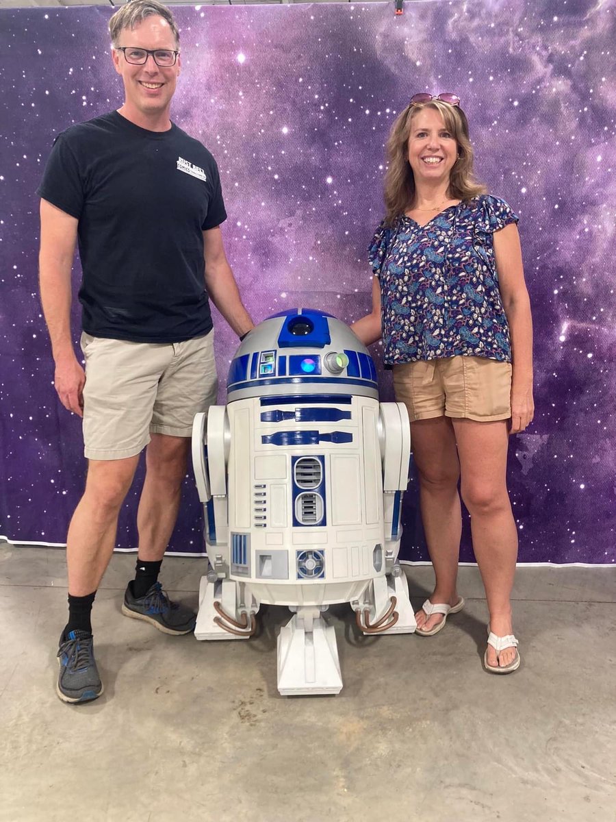 Rustbeltcomics's tweet image. Youngstown Comic Con 2023- Fun show, great sales, and we made some great new friends and contacts. Mike and I thank all of you that came by our both and especially Karen and Pepsi for assisting us with setup and tear down.