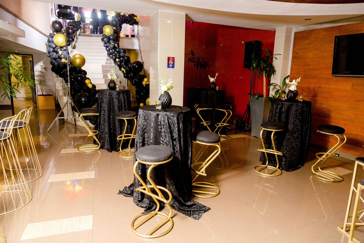 nonoevents's tweet photo. SABC Excellence Awards 
#SABCExcellenceAwards 
#CocktailSeating #Celebrations #AwardsCeremonies #Black&amp;GoldTheme #Flowers #Candles #Deco
#NonoEvents https://t.co/PVVU9h8kKV