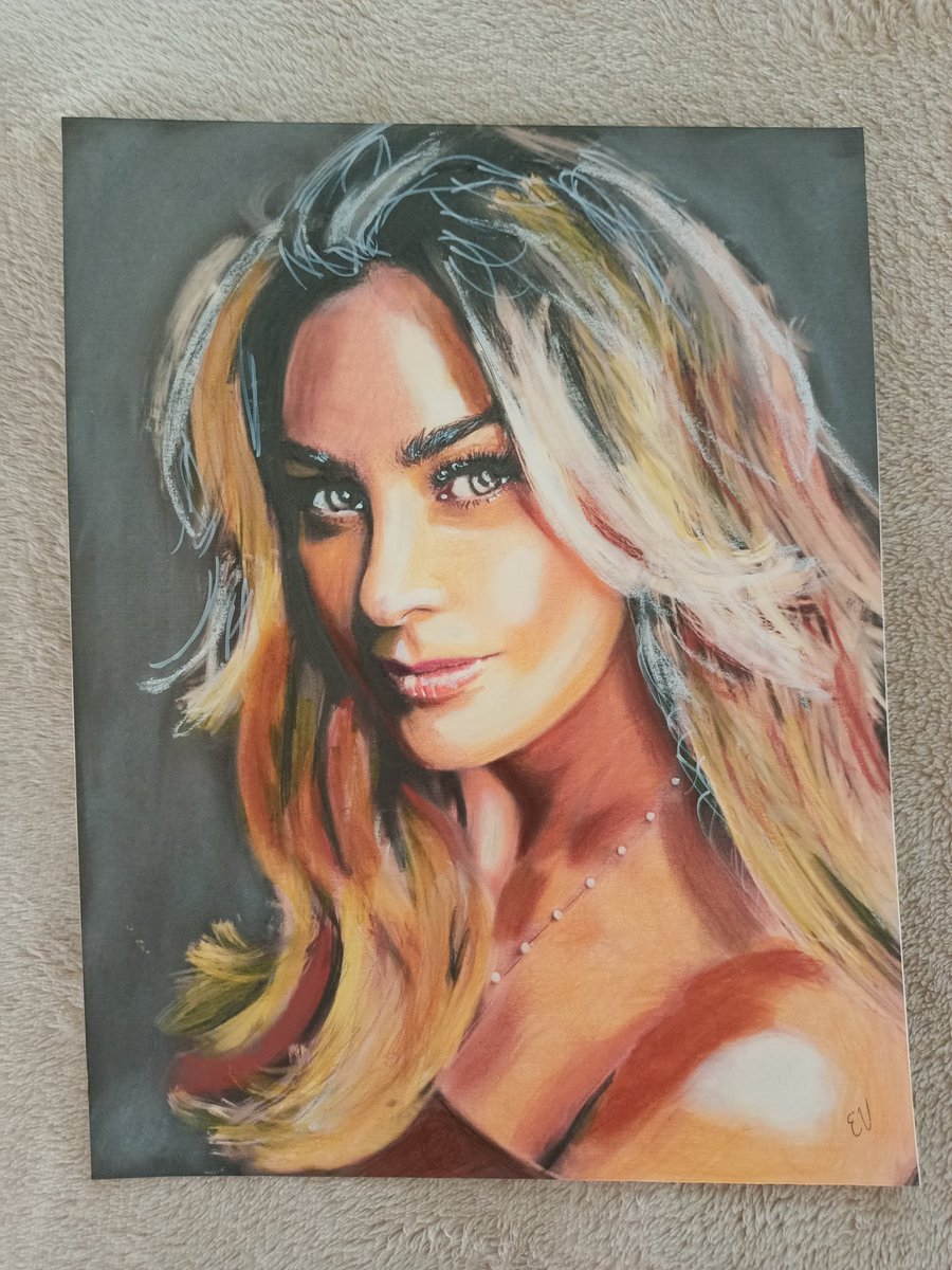 ErikErikvite's tweet photo. Dibujo que hice para la hermosa @aracelyarambula https://t.co/I8zjZHUbrF
