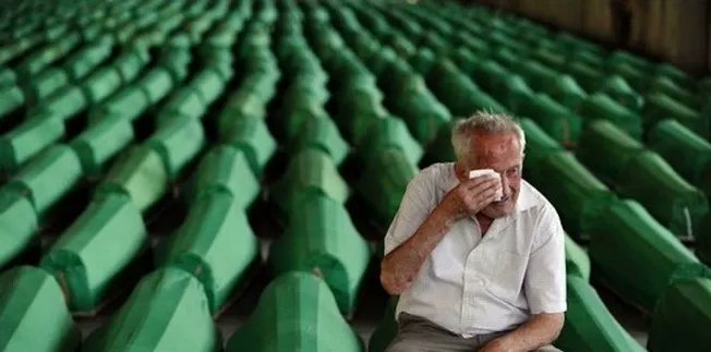 BosnianHistory's tweet photo. Today we mark 28 years since the #Srebrenica genocide in which 8372 Bosniak civilians were brutally murdered. They were killed after Serb forces attacked the UN "safe area" of Srebrenica in July 1995.

#SrebrenicaGenocide ▪️ https://t.co/RrOhVx8pjZ