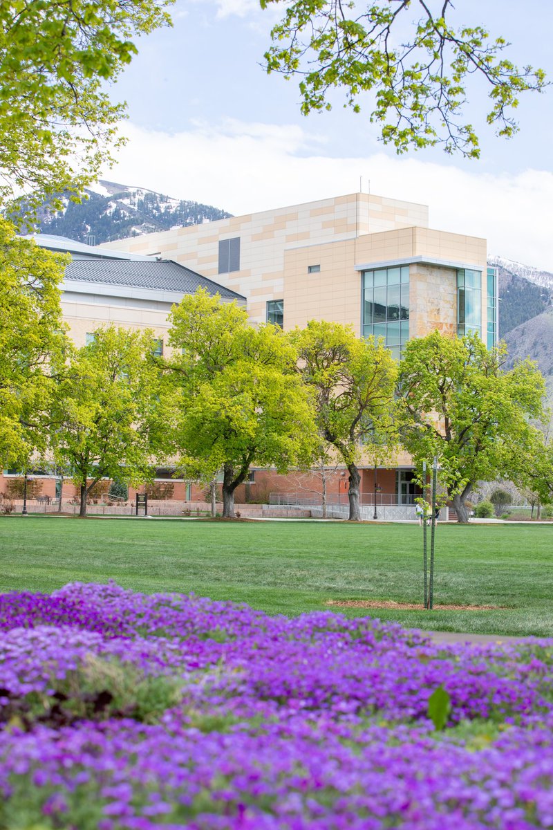 USUAggies's tweet image. Summer looks good on USU 😍