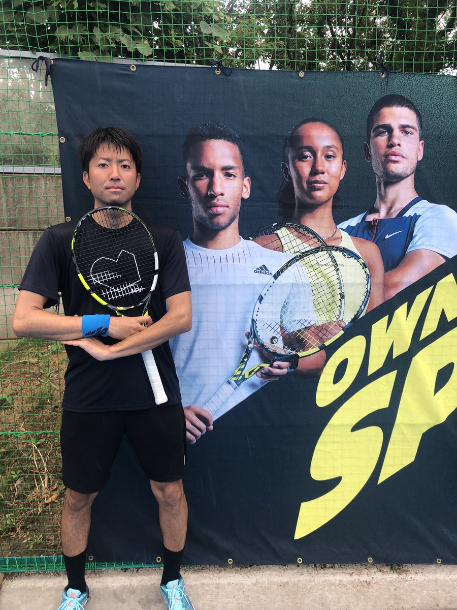 バボラの誇る世界のスーパースターの一員になりきった風で撮ってみました😏😏😏
#babolat 
#babolatjapan