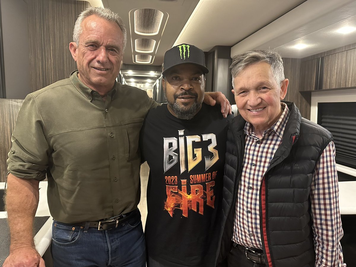 RobertKennedyJr's tweet image. .@Dennis_Kucinich and I spent a wonderful evening with one of our country’s most influential and outspoken civil rights leaders @icecube!