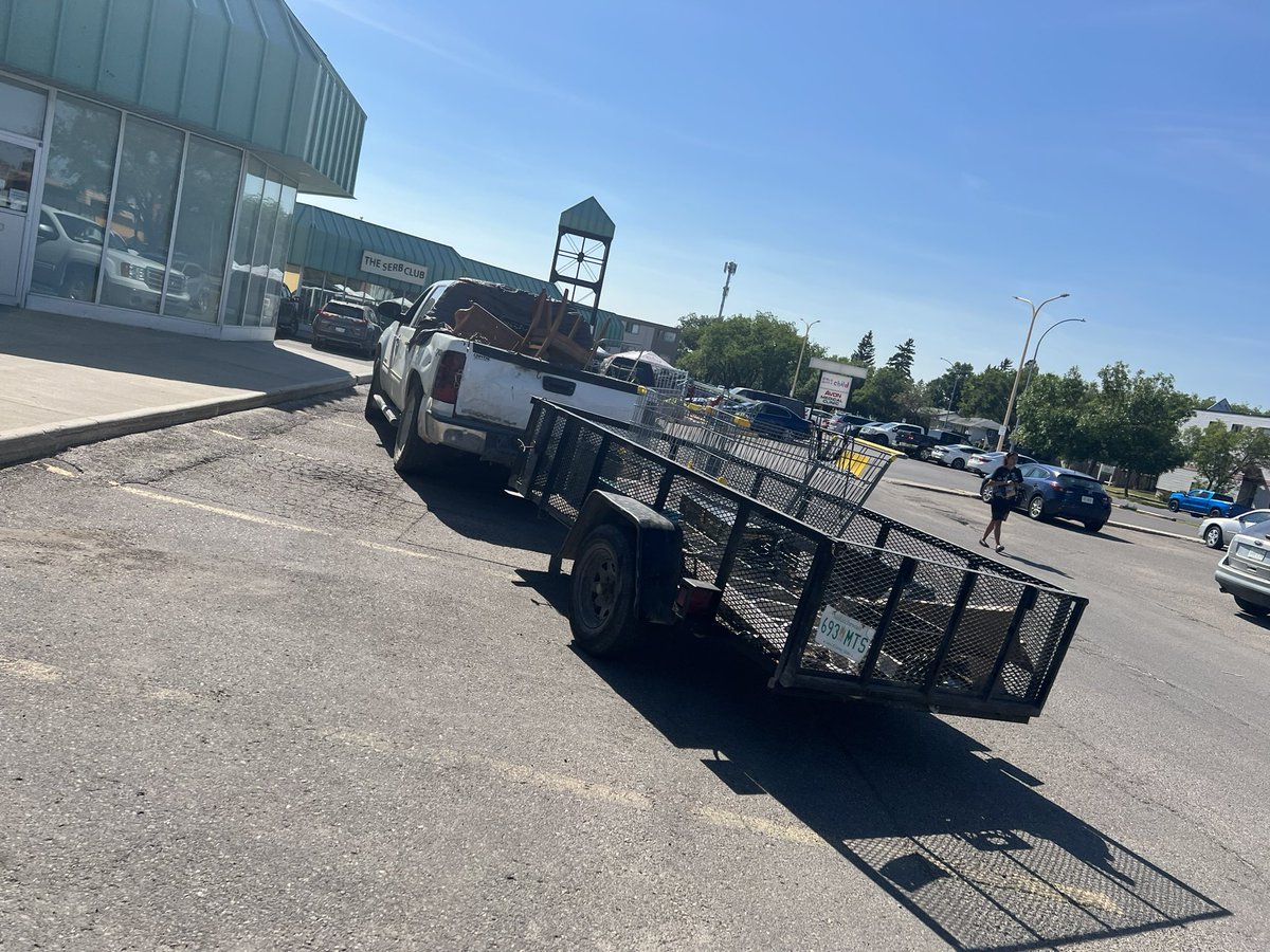 YQRaerial's tweet image. Not all hero’s wear capes. #yqr #regina