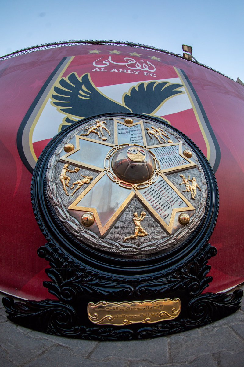 AlAhly's tweet photo. أَنا البَطَلُ الَّذي خُبِّرتَ عَنهُ .. وَذِكري شاعَ في كُلِّ الأَفاقِ 🦅 https://t.co/isKIMcYaRK