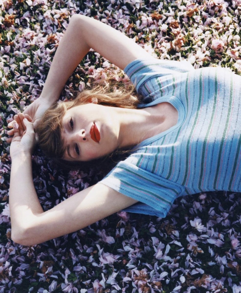 TheSwiftSociety's tweet image. ‼️| The new season of "The Summer I Turned Pretty" features 9 @TaylorSwift13 songs

— Including "august" &amp;amp; "Back To December TV"