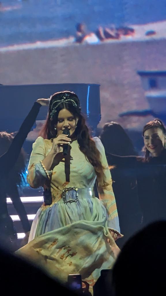 AdoptYourSam's tweet photo. #Olympia ❤️ Lana https://t.co/8y4qQH6cWd