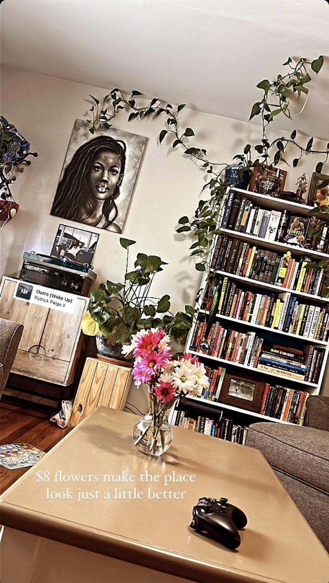 Living spaces… <a href="/PatrickPaigeII/">🅿️at</a> on the phono…