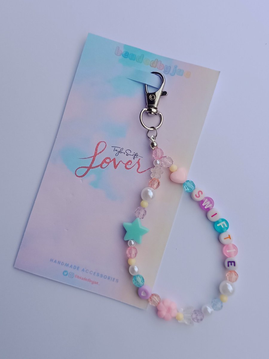 beadsbyjae_'s tweet photo. "𝓐𝓷𝓭 𝓪𝓽 𝓮𝓿𝓮𝓻𝔂 𝓽𝓪𝓫𝓵𝓮, 𝓘'𝓵𝓵 𝓼𝓪𝓿𝓮 𝔂𝓸𝓾 𝓪 𝓼𝓮𝓪𝓽, 𝓵𝓸𝓿𝓮𝓻"

Taylor Swift "Lover" Inspired keyrings &amp; bracelet ♡
— limited stocks only!

🏷️ wtb wts lfb lfs ts taylor swift lover swiftie keyring keychain beaded bracelet https://t.co/vSrrXWWR3K