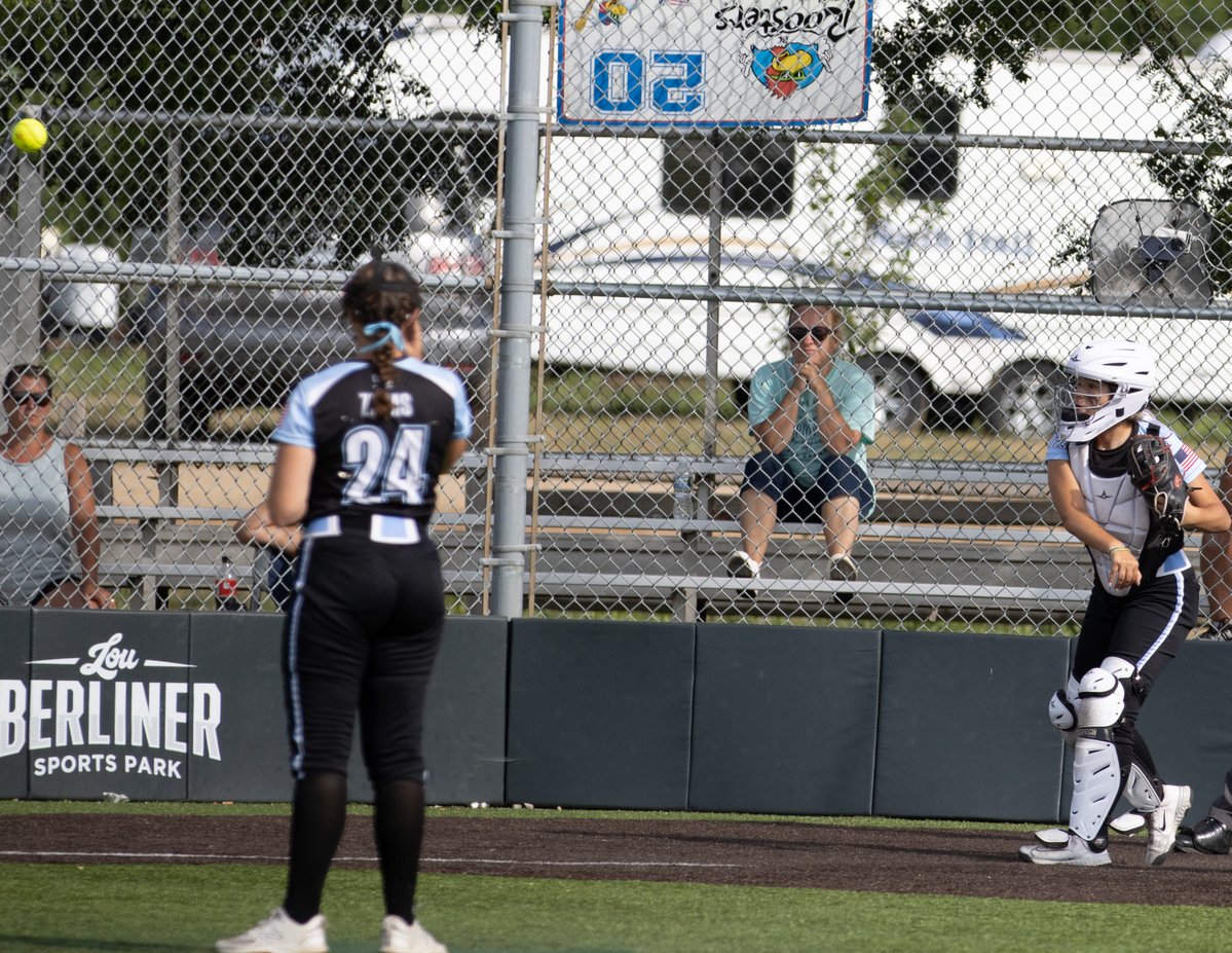 AGiezie's tweet photo. Proud of my @Wizards06 girls for our Bracket Championship at Buckeye RecruitFest!  I assisted with a .357 BA, 7 RBIs and 4Rs.🖤🤍💙  @KentStSoftball @OhioBobcatSB @Paige_McMenemy @coachjennyrohn @coachkelsid @DCCoach_Meg @CoachKnerem  @AshlandUSball @ERAUSoftball @DloweOilerkid https://t.co/V7nWJ1KoTS