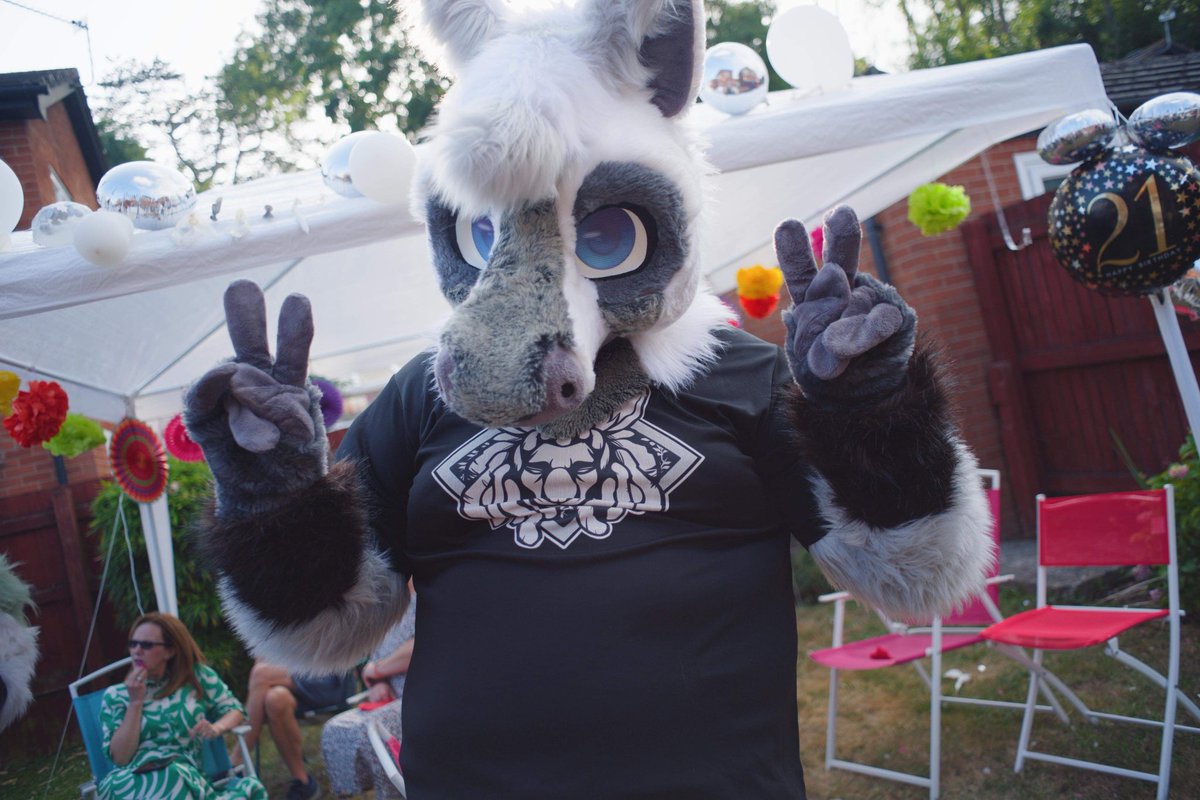 StallyNeigh's tweet photo. Here’s the pics from @LordSukker’s 21st party last week! Had such a great weekend! Neigh! https://t.co/y53IapPn6t