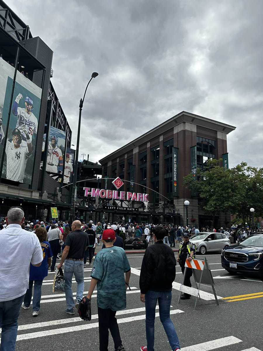 T-Mobile Home Run Derby 🧢⚾️
<a href="/TMobilePark/">T-Mobile Park</a>