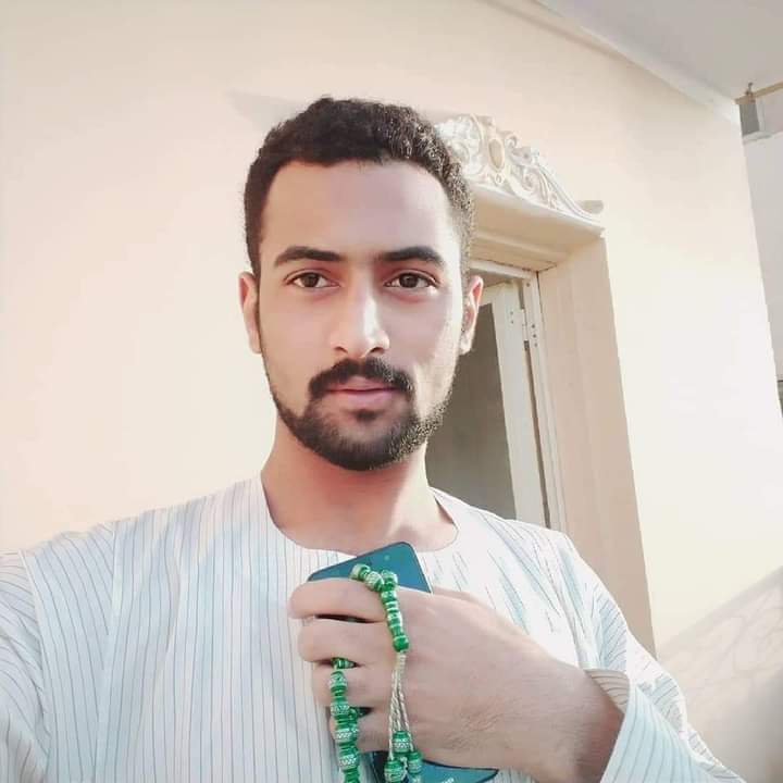 ma3770946's tweet photo. حسن صديقي الغالي من الشباب المجتهد والملتزم راح يصلى الفجر وكان يعمل فى مسجد  جعفر بن أبي طالب ف الكرافت زون بمدينتي  
بعد صلاة الفجر وكان بيعدي الطريق  واحد حقير خبطه بعربيته وسابه ومخه بينزف ومات عقب صلاة الجمعة من كثرة النزيف. رحمه الله عليك #حق_حسن_لازم_يرجع https://t.co/NUtgVre6zk