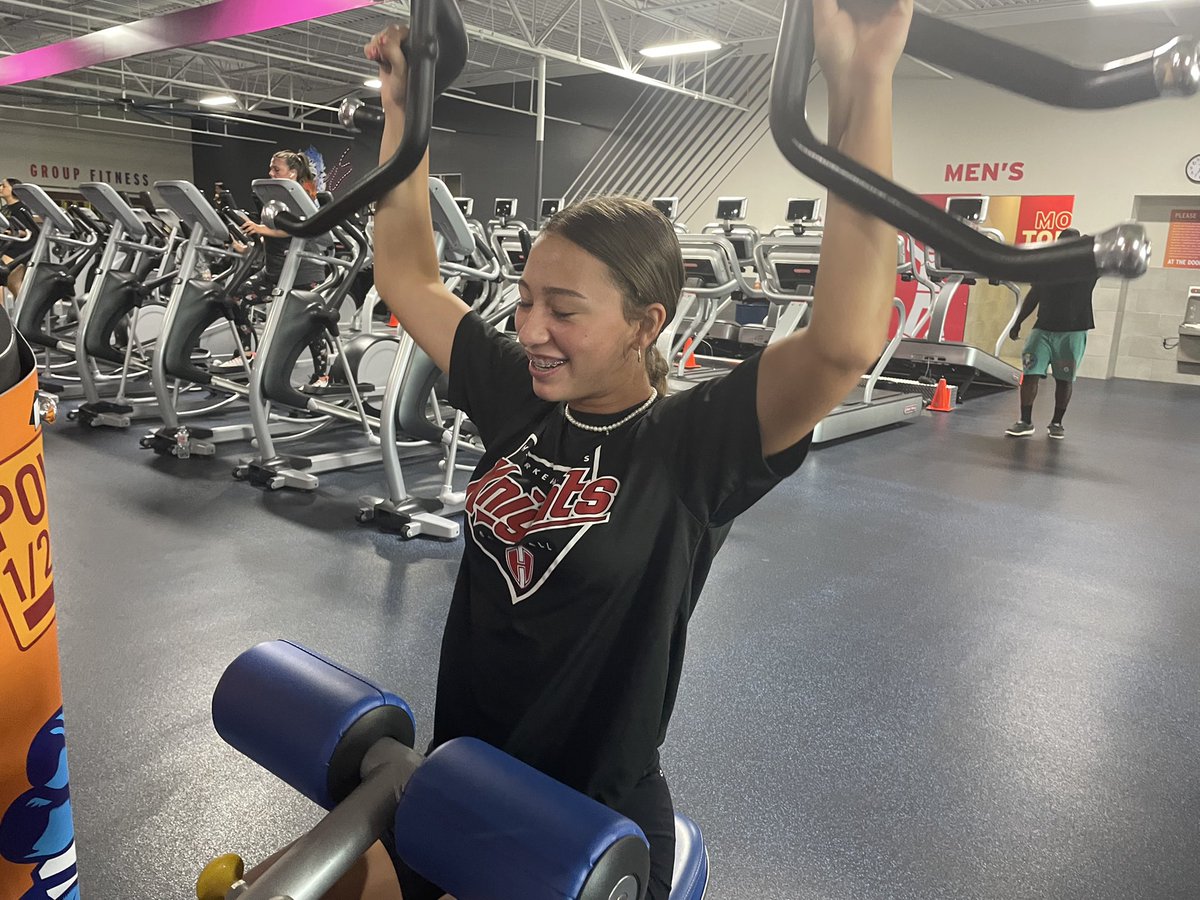 BreeWarriner's tweet photo. A Sunday workout with my dad! https://t.co/ybBGjLd7dO