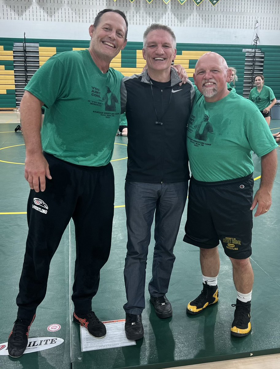 LinfieldWrestle's tweet photo. Coach Johnson helping prepare Team Oregon for the upcoming Fargo national championships. Always laying the foundation for the next generationβ¦
#MatCats | #TeamOregon | #Fargo | #Fargo2023 https://t.co/aMFDYvlsvd