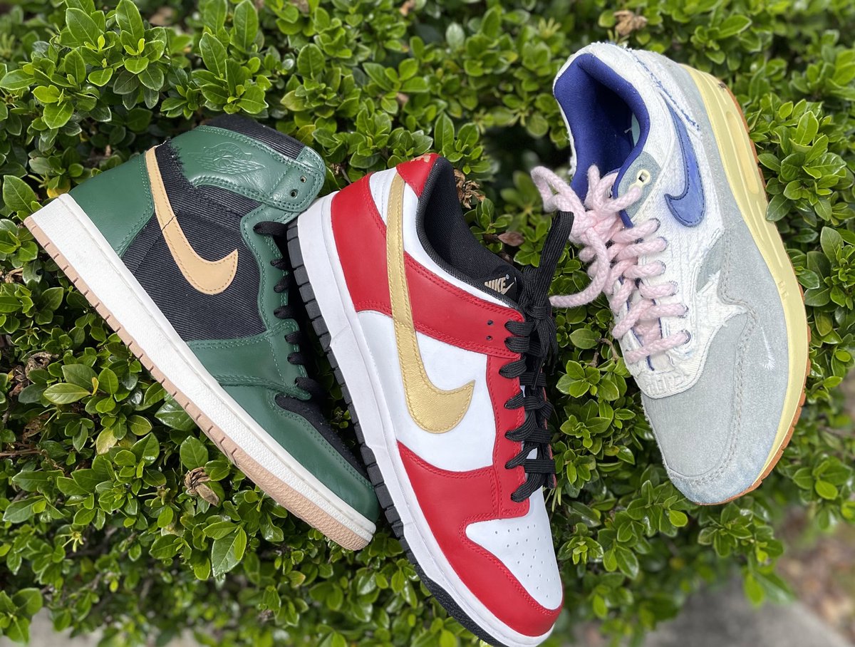 uncapped_ric's tweet photo. Kicks for sale 
AJ1 custom - $80 Sz 8.5
Dunk custom- $150 Sz 10.5
AM1 custom - $100 Sz 10.5 https://t.co/3c7Y7cZGlm