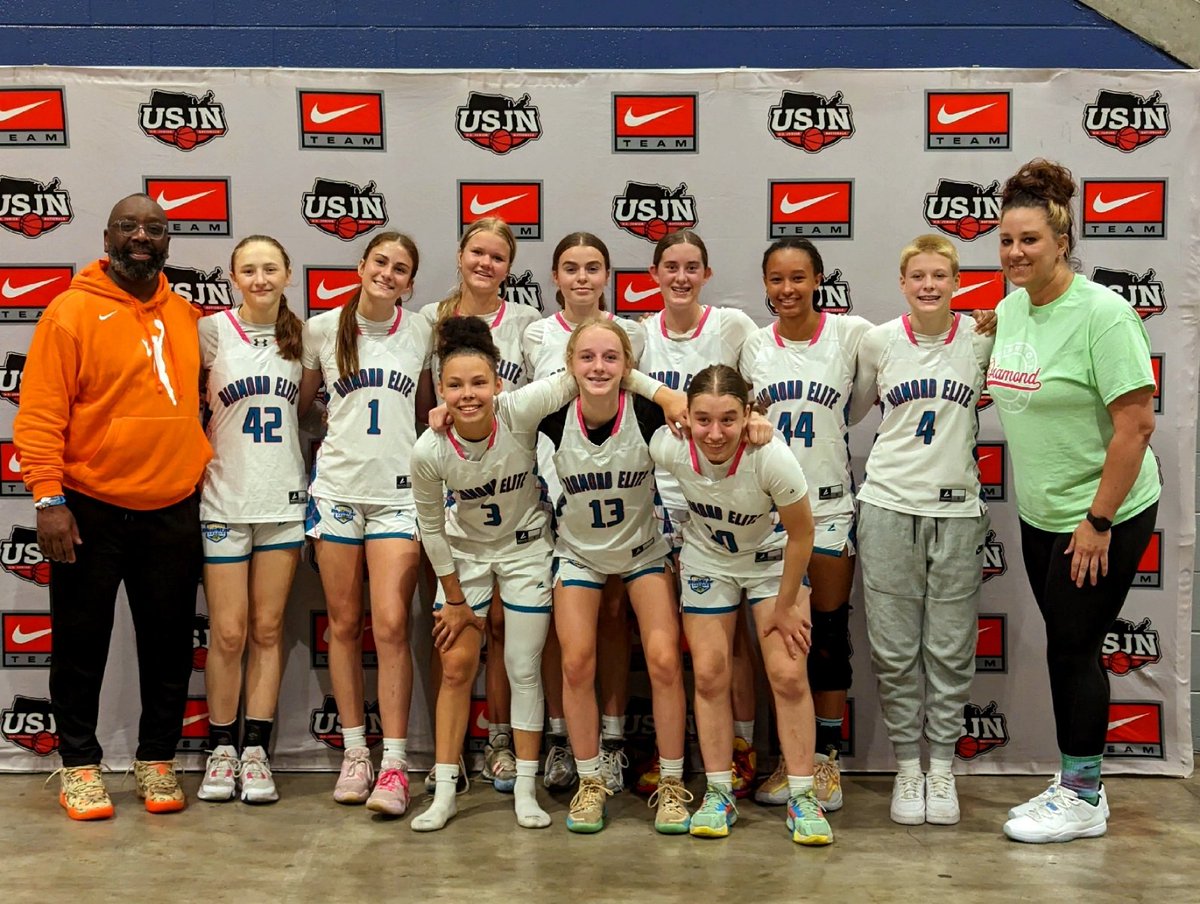 MNDiamondElite1's tweet photo. DiamondEliteFamily 2026 @Desmondw73 @CoachTifff @Dt72Mn @AndreaG33433601 
#WeOverMe
#CommitToIt
#InvestInThem https://t.co/OQUAo2tcG3