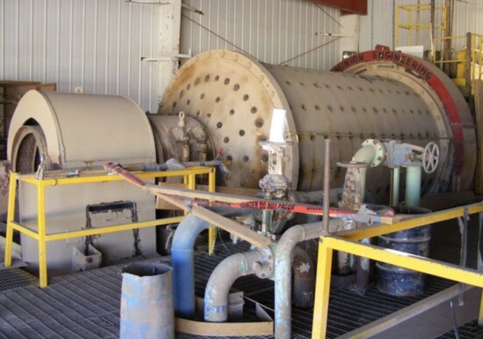 SavonaEquipment's tweet image. 9.5ft by 14ft Dominion rod mill. Double helical bull &amp;amp; pinion gear. Self aligning bearings. Gear guarding, 24in dia pneumatic clutch, 500HP 2300V synchronous motor. 1.25in thick shell, currently without liners. savonaequipment.com/en/used-domini… #rodmill #ballmill #grindingmill #grinder