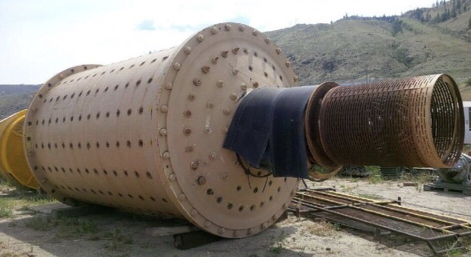 SavonaEquipment's tweet image. 9.5ft by 14ft Dominion rod mill. Double helical bull &amp;amp; pinion gear. Self aligning bearings. Gear guarding, 24in dia pneumatic clutch, 500HP 2300V synchronous motor. 1.25in thick shell, currently without liners. savonaequipment.com/en/used-domini… #rodmill #ballmill #grindingmill #grinder
