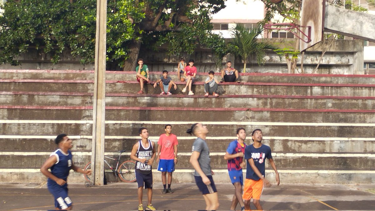 La reanimación de las areas deportivas, permite la participación activa de los jóvenes en las diferentes copas deportivas que desarrolla la <a href="/UniversidadMoa/">Universidad de Moa Dr. Antonio Núñez Jiménez</a> este  #VeranoConAmor <a href="/CubaMES/">MES</a> <a href="/WalterBG_MES/">Walter Baluja García</a> <a href="/Reynaldo_VZ/">Reynaldo Velazquez Z</a> <a href="/AlexCespedes00/">Alex Céspedes</a> <a href="/alexeimtnez79/">Alexei Martinez Mora</a> <a href="/abelpalmero1/">Joan Abel Palmero Pérez</a>