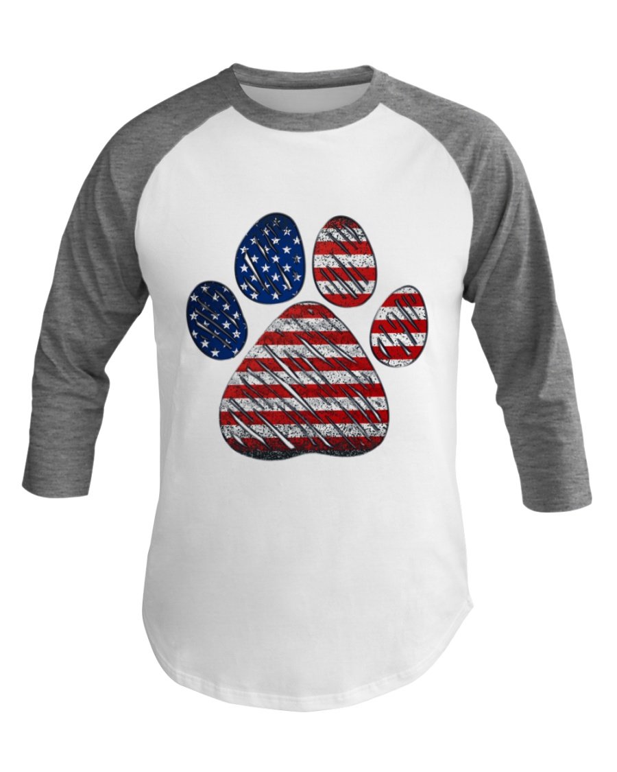 designer96156's tweet photo. 🐾🇺🇸 This patriotic kitty is showing off its American spirit with a paw-some salute to the flag! #funnycat #USA #pawsup 🐱 https://t.co/2ze4hmchXX