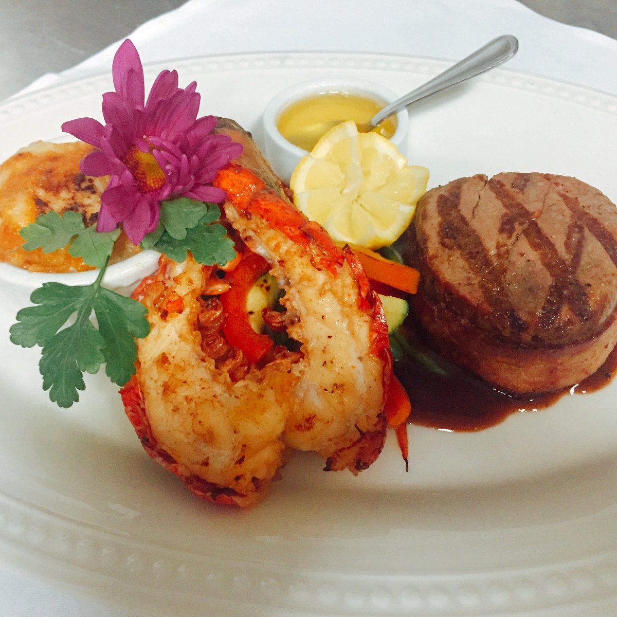 DobsonsSanDiego's tweet image. Oh yeah 👉 Join us every Monday night 4 to 9 pm.  ...