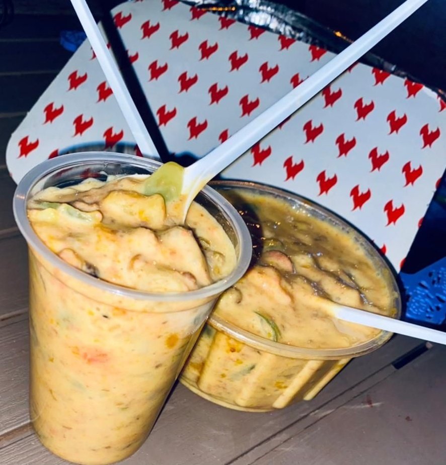 إعلان افتتاح 🔜
الموقع 🔻 دنقلا أمام بوابة الساحة جوار مستشفى السكري 
احنا 3 شباب في المرحلة الجامعية في ظل الظروف دي قررنا نبدأ مشروع صغير كدا نفتح بيه باب رزق ان شاء الله🤲🏽❤❤
المنتج الحنقدمه عبارة عن :
[ سلطة فواكه + بسبوسة + قشطة + بعض الاضافات ]