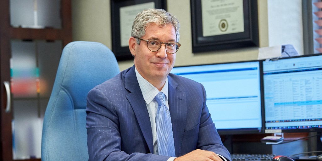 Congrats to Clinical Associate Professor Dr. Marc S. Adler for his new role as Chief of Hospital Operations at Long Island Community Hospital. Dr. Adler has shared and will continue to share his knowledge of health systems science with our students.  bit.ly/3D87mdI